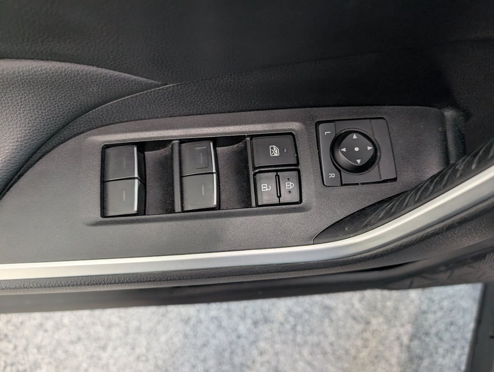 2025 Toyota RAV4 XLE AWD, in Magog, Quebec - 14 - w1024h768px