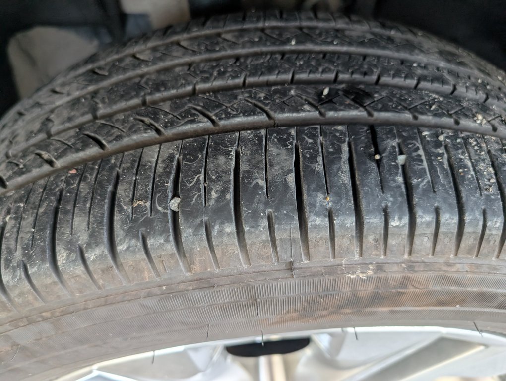 2025 Toyota RAV4 XLE AWD, in Magog, Quebec - 23 - w1024h768px