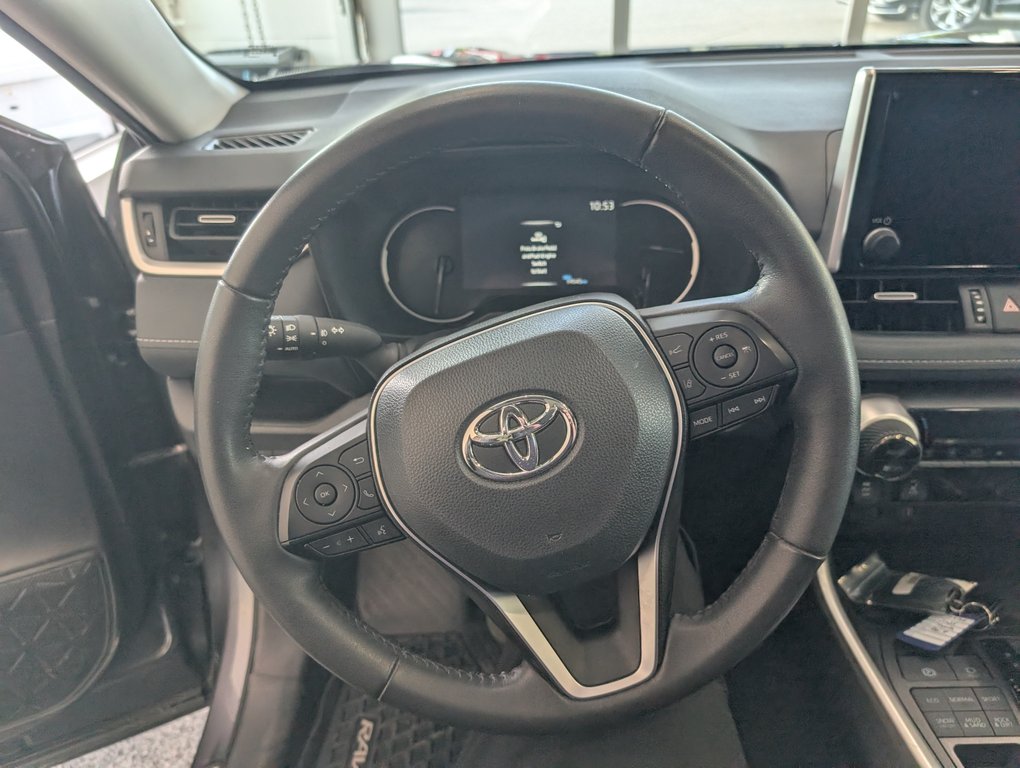 2025 Toyota RAV4 XLE AWD, in Magog, Quebec - 15 - w1024h768px