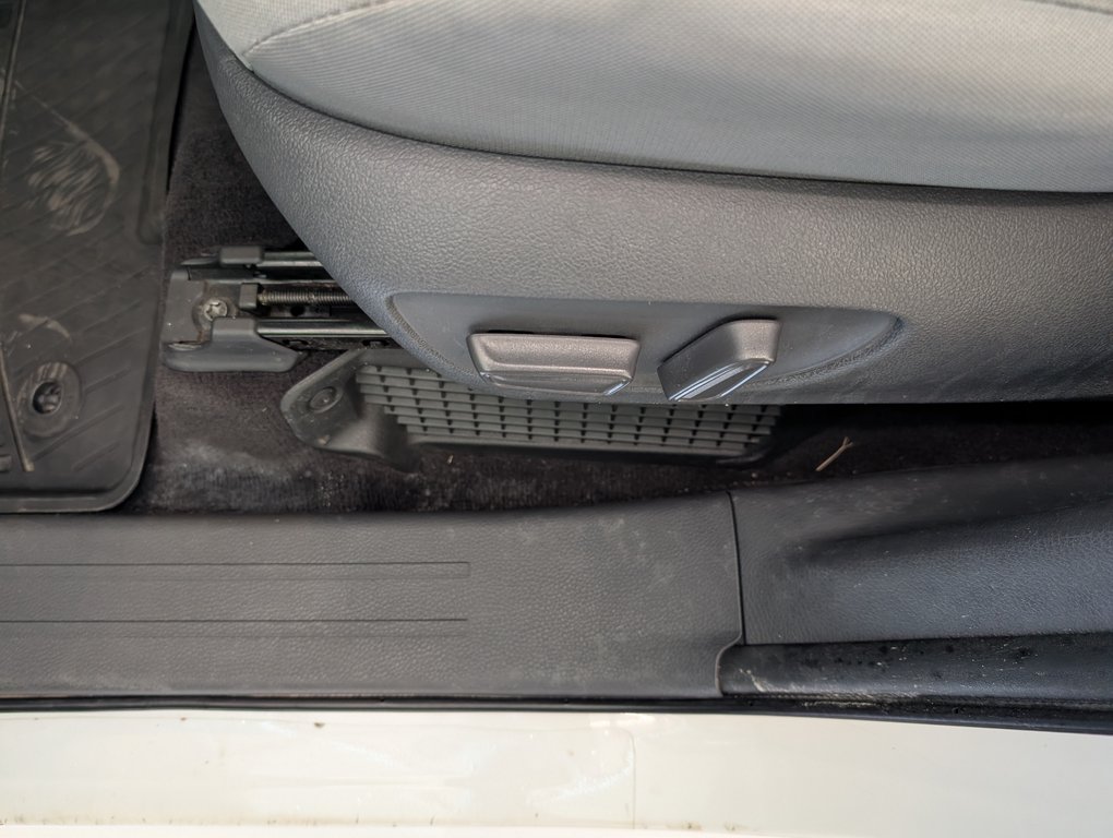 2021 Toyota Sienna Hybrid LE AWD, 8 PASSAGERS, in Magog, Quebec - 14 - w1024h768px