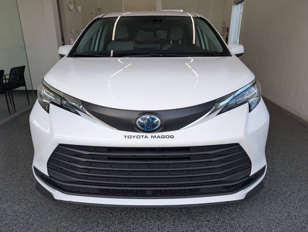 2021 Toyota Sienna Hybrid LE AWD, 8 PASSAGERS, in Magog, Quebec - 6 - w1024h768px