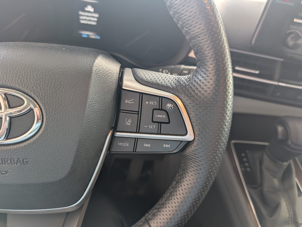2021 Toyota Sienna Hybrid LE AWD, 8 PASSAGERS, in Magog, Quebec - 19 - w1024h768px