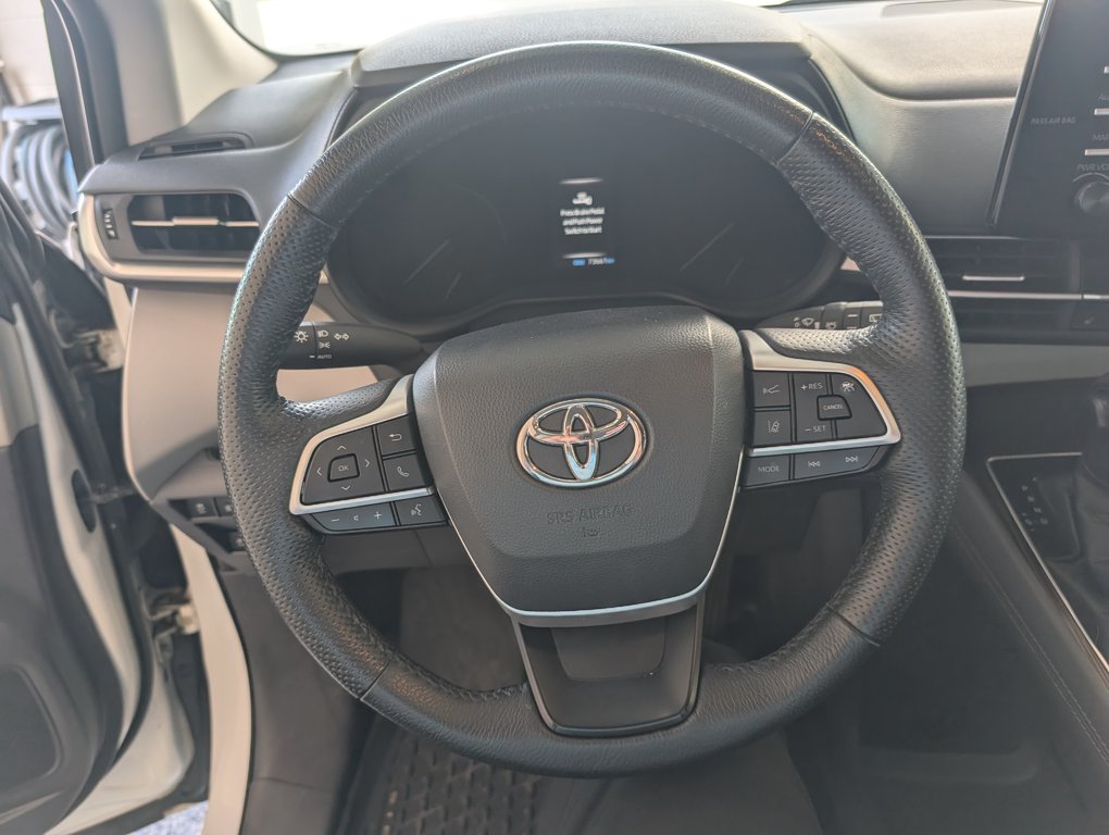 2021 Toyota Sienna Hybrid LE AWD, 8 PASSAGERS, in Magog, Quebec - 16 - w1024h768px