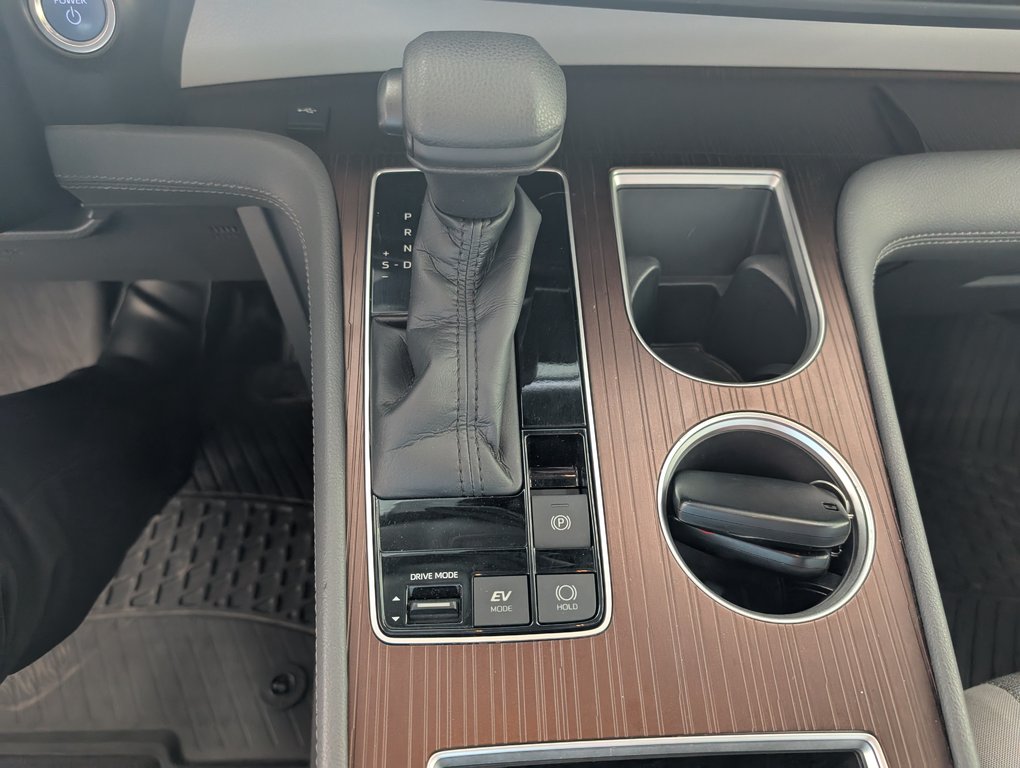 2021 Toyota Sienna Hybrid LE AWD, 8 PASSAGERS, in Magog, Quebec - 17 - w1024h768px