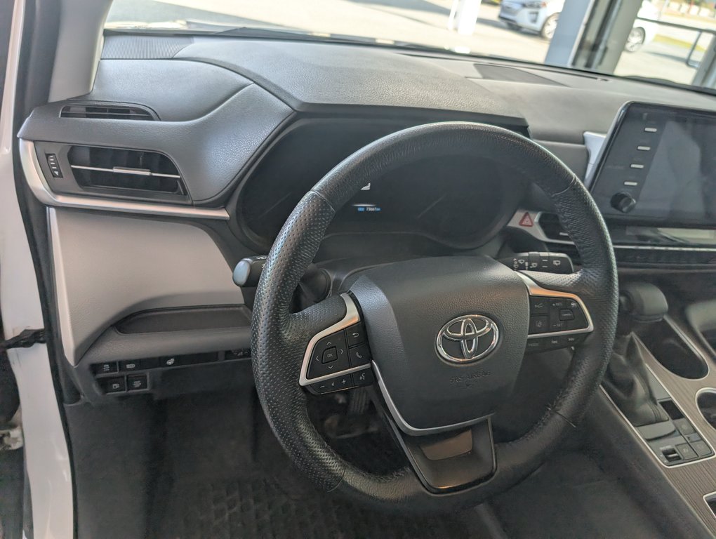 2021 Toyota Sienna Hybrid LE AWD, 8 PASSAGERS, in Magog, Quebec - 13 - w1024h768px