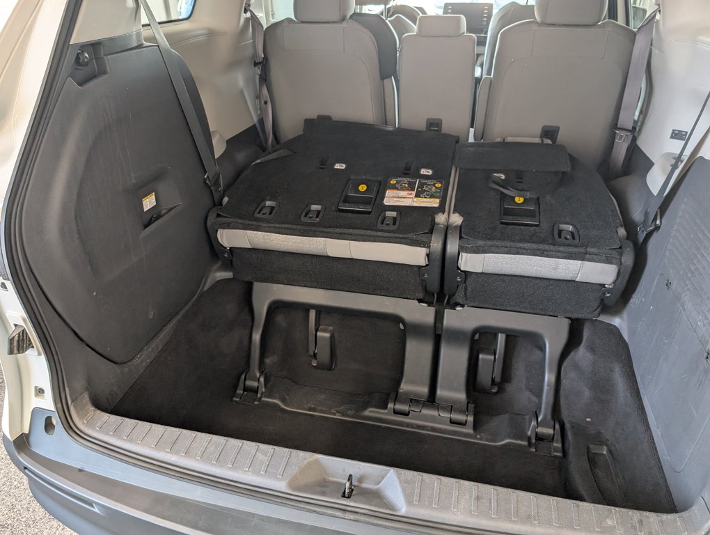 2021 Toyota Sienna Hybrid LE AWD, 8 PASSAGERS, in Magog, Quebec - 7 - w1024h768px