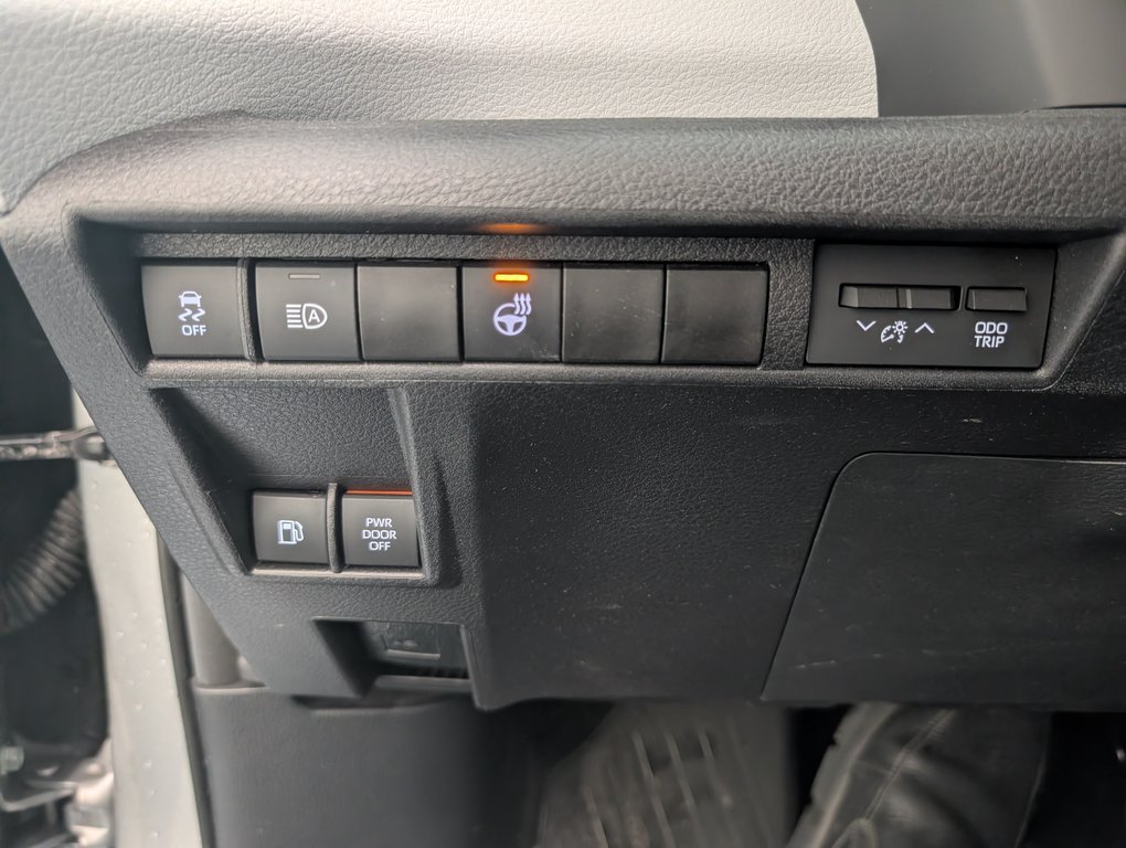 2025 Toyota Sienna Hybrid XSE  AWD in Magog, Quebec - 22 - w1024h768px