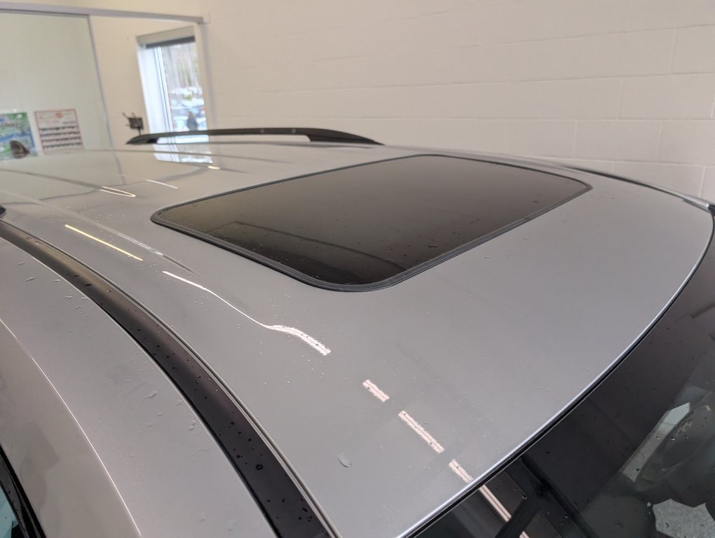 2025 Toyota Sienna Hybrid XSE  AWD in Magog, Quebec - 25 - w1024h768px