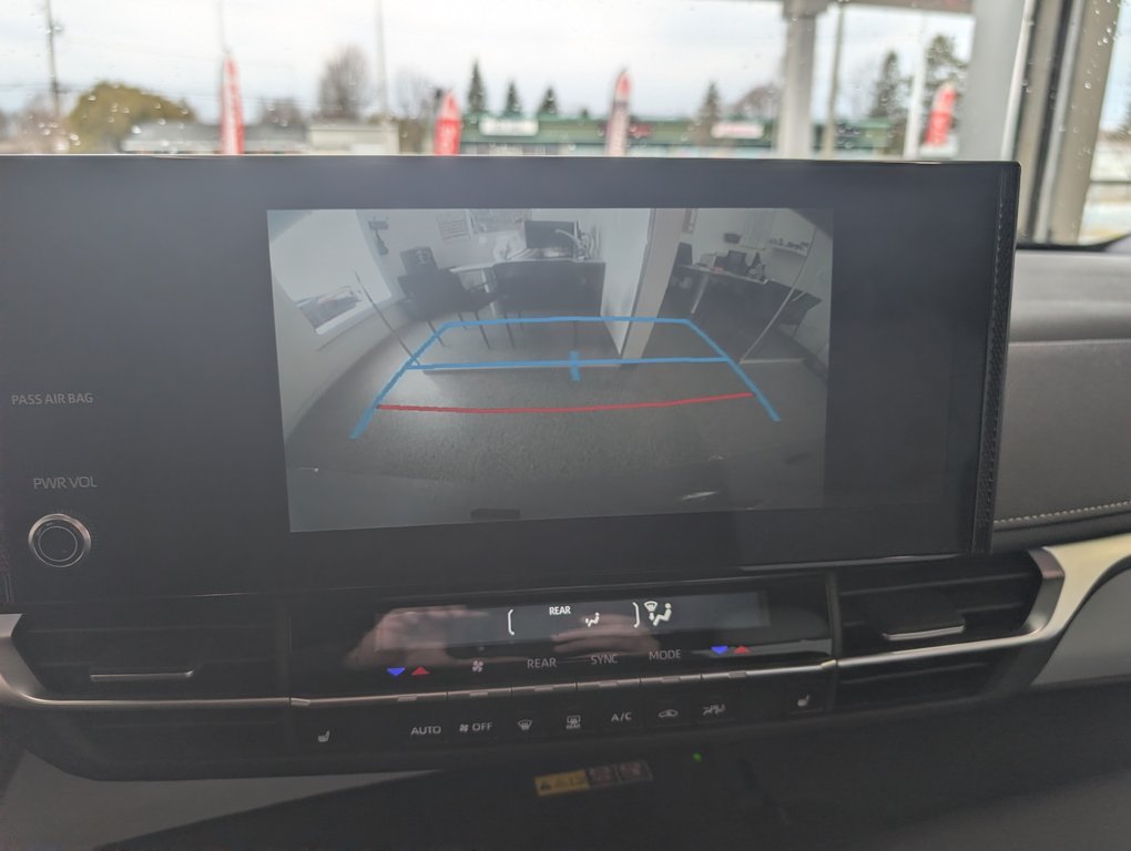 2025 Toyota Sienna Hybrid XSE  AWD in Magog, Quebec - 20 - w1024h768px