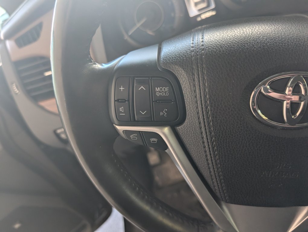 Toyota Sienna LIMITED AWD 7 PASSAGER 2017 à Magog, Québec - 20 - w1024h768px