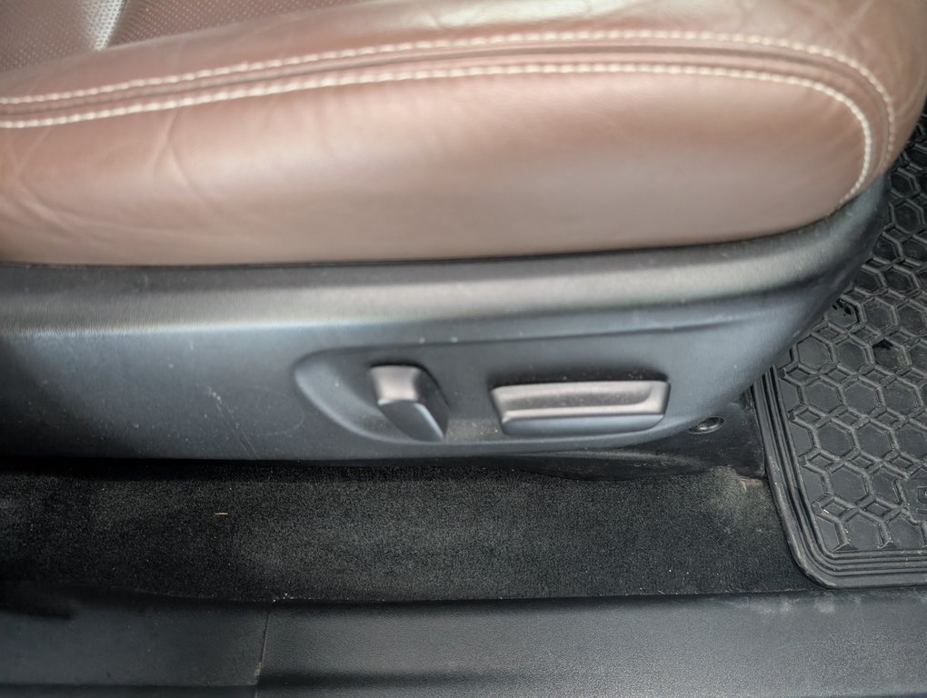 Toyota Sienna LIMITED AWD 7 PASSAGER 2017 à Magog, Québec - 10 - w1024h768px