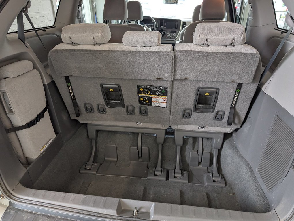 Toyota Sienna LE 8 PASSAGERS, 2020 à Magog, Québec - 7 - w1024h768px
