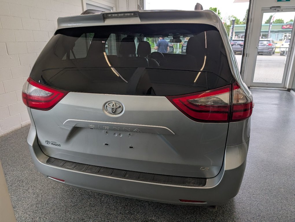 Toyota Sienna LE 8 PASSAGERS, 2020 à Magog, Québec - 4 - w1024h768px