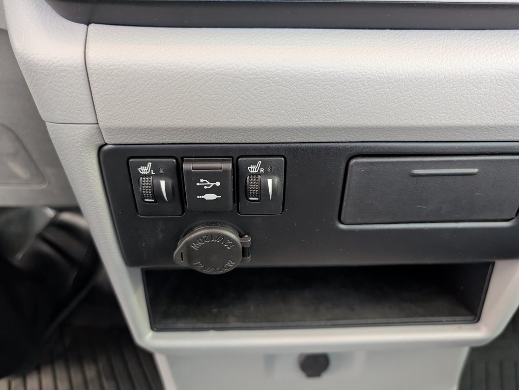 Toyota Sienna LE 8 PASSAGERS, 2020 à Magog, Québec - 19 - w1024h768px