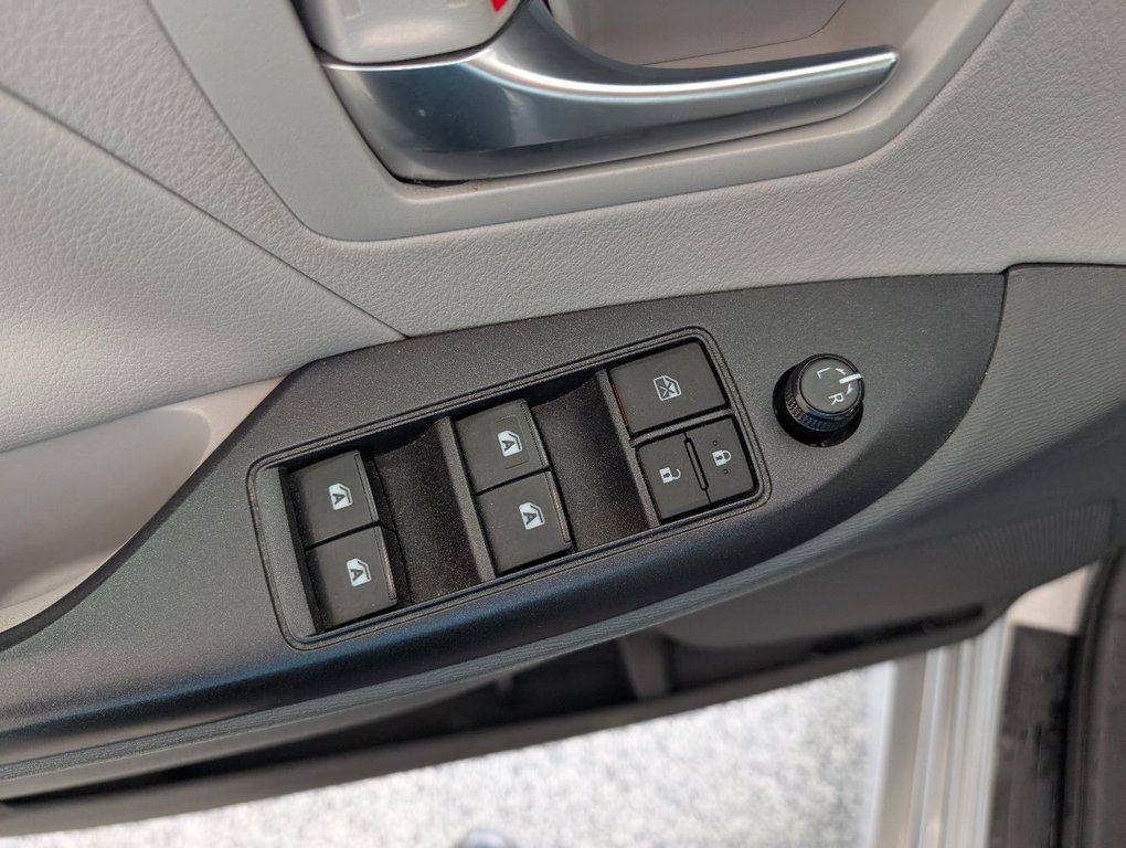 Toyota Sienna LE 8 PASSAGERS, 2020 à Magog, Québec - 16 - w1024h768px