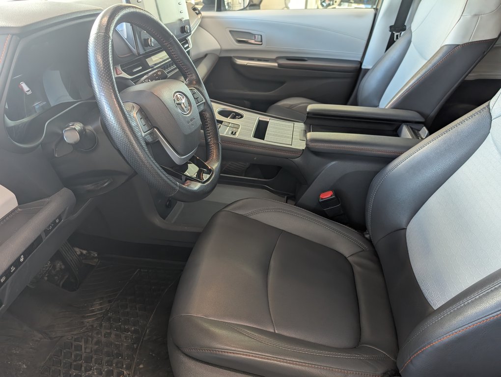 2021 Toyota Sienna XSE FWD in Magog, Quebec - 14 - w1024h768px