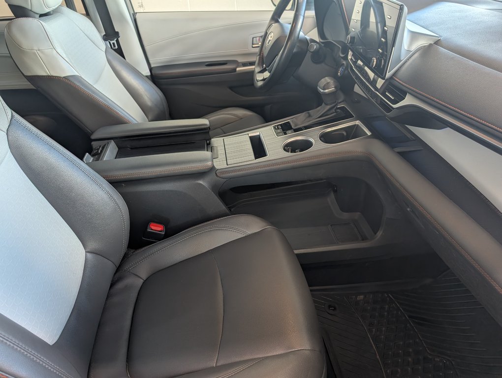 2021 Toyota Sienna XSE FWD in Magog, Quebec - 10 - w1024h768px