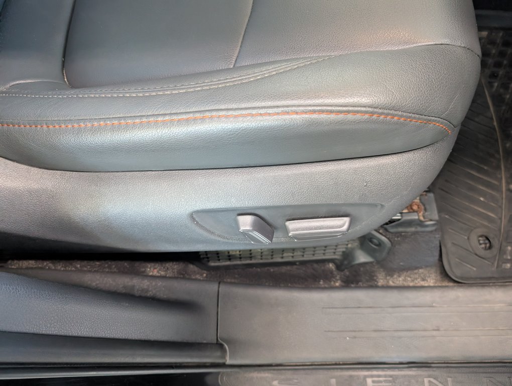 2021 Toyota Sienna XSE FWD in Magog, Quebec - 12 - w1024h768px