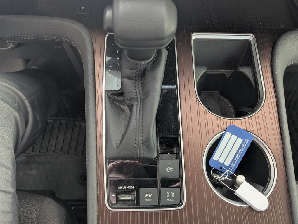 Toyota Sienna LE AWD 8 PASSAGER 2021 à Magog, Québec - 16 - w1024h768px