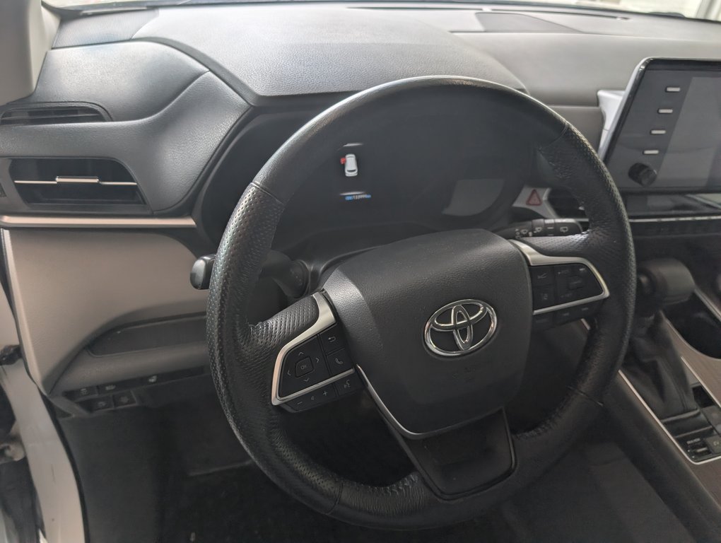 Toyota Sienna LE AWD 8 PASSAGER 2021 à Magog, Québec - 12 - w1024h768px