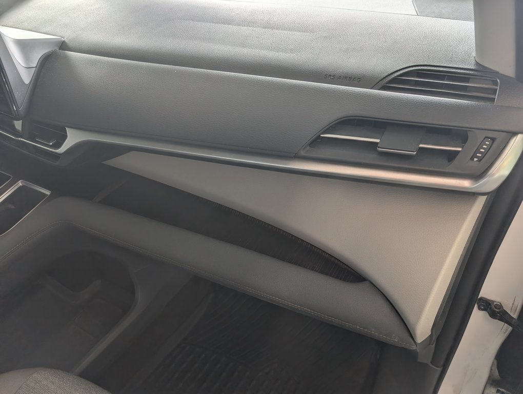 Toyota Sienna LE AWD 8 PASSAGER 2021 à Magog, Québec - 10 - w1024h768px
