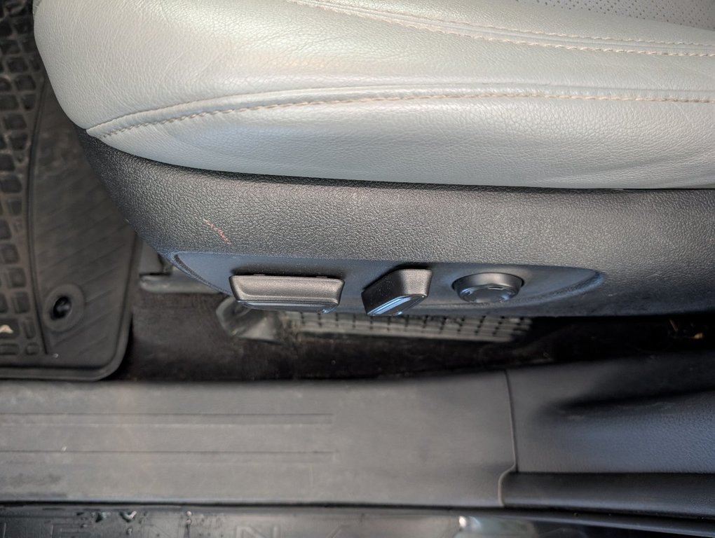 2022 Toyota Sienna LIMITED AWD 7 PLACES in Magog, Quebec - 16 - w1024h768px