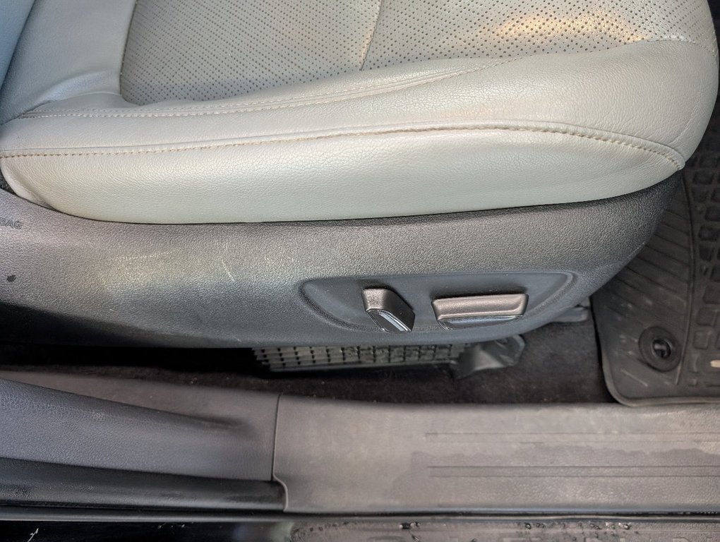 2022 Toyota Sienna LIMITED AWD 7 PLACES in Magog, Quebec - 12 - w1024h768px