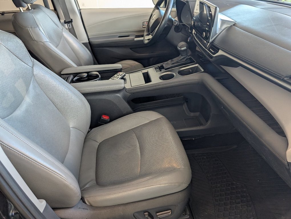 2022 Toyota Sienna LIMITED AWD 7 PLACES in Magog, Quebec - 10 - w1024h768px