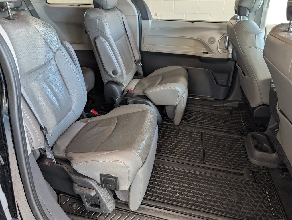 2022 Toyota Sienna LIMITED AWD 7 PLACES in Magog, Quebec - 9 - w1024h768px