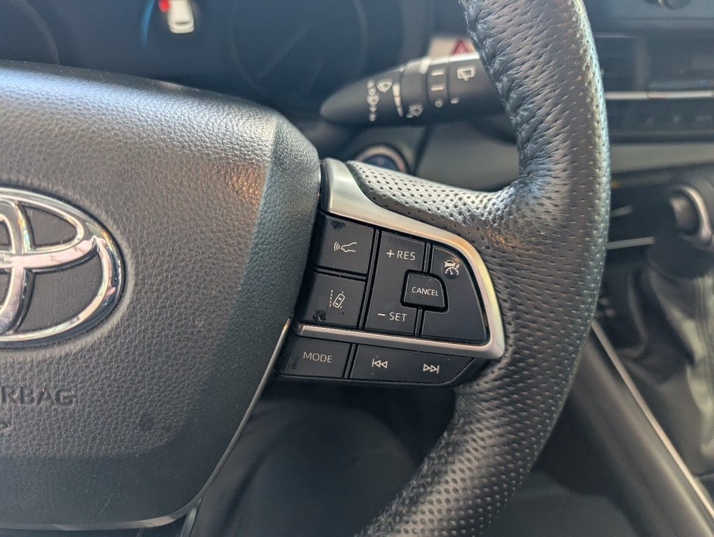 2022 Toyota Sienna LIMITED AWD 7 PLACES in Magog, Quebec - 23 - w1024h768px