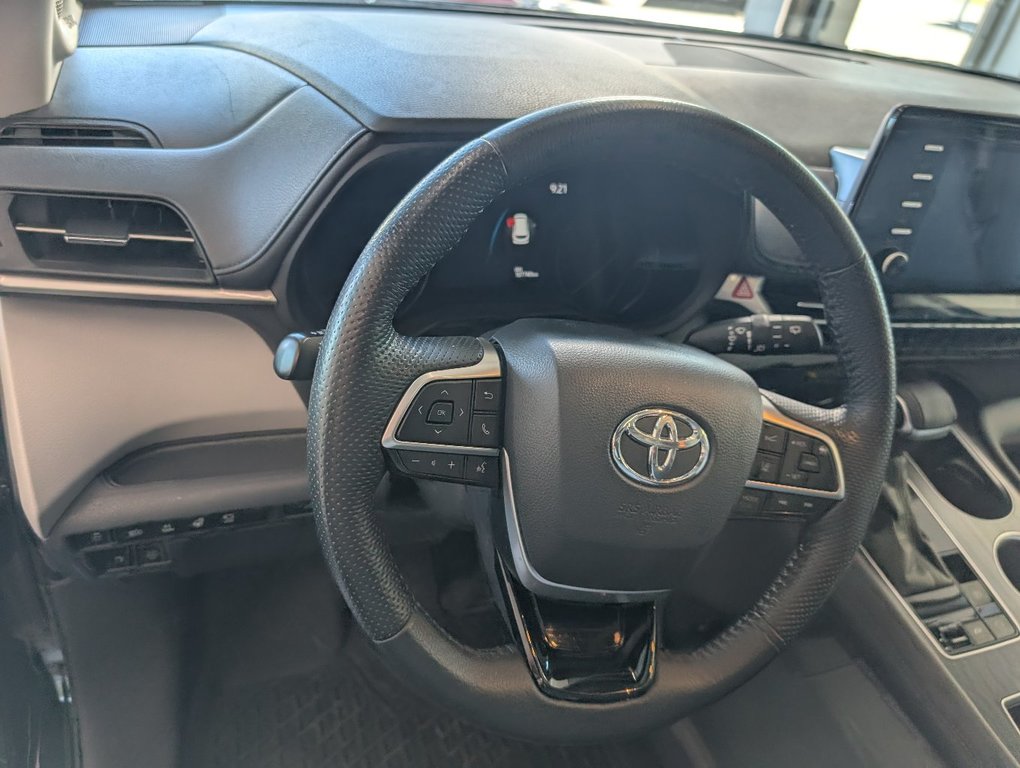 2022 Toyota Sienna LIMITED AWD 7 PLACES in Magog, Quebec - 15 - w1024h768px