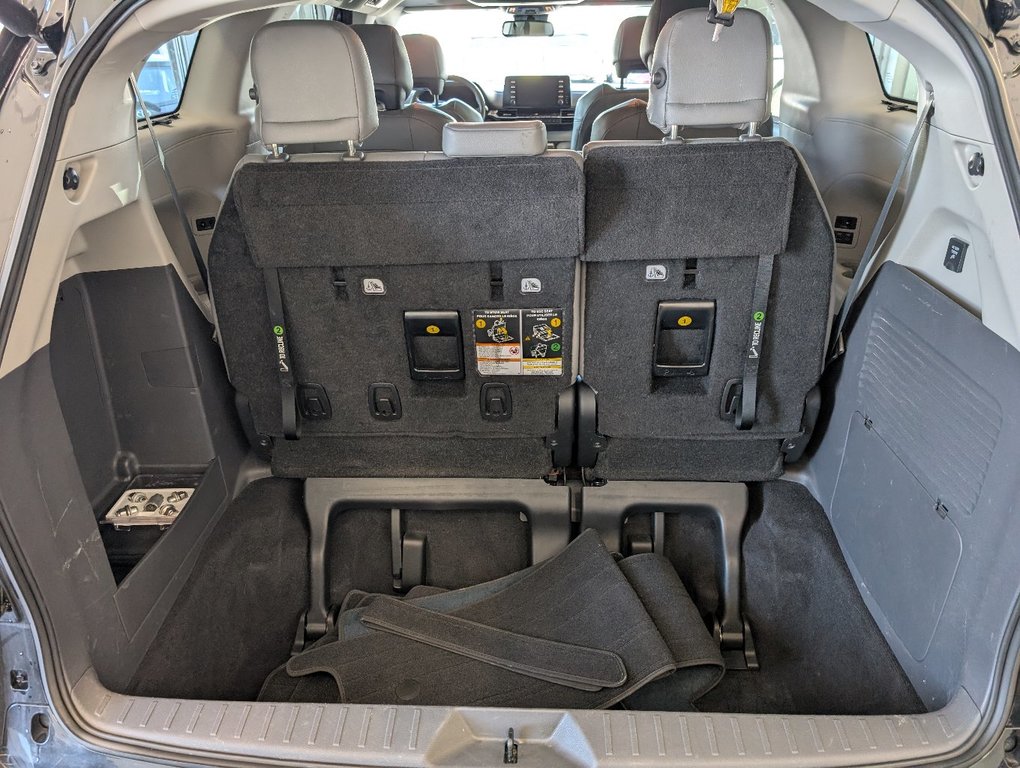 2022 Toyota Sienna LIMITED AWD 7 PLACES in Magog, Quebec - 7 - w1024h768px