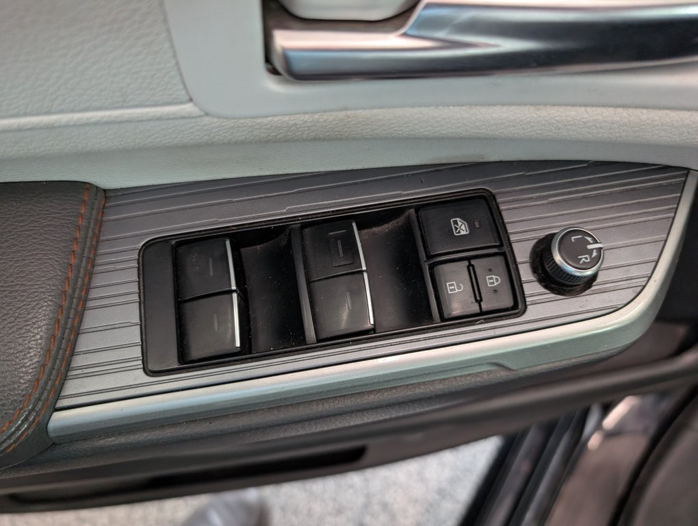 2022 Toyota Sienna XSE, 7 PASSAGERS in Magog, Quebec - 13 - w1024h768px
