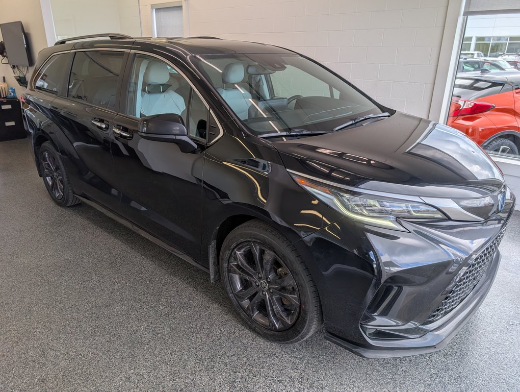 2022 Toyota Sienna XSE, 7 PASSAGERS in Magog, Quebec - 1 - w1024h768px