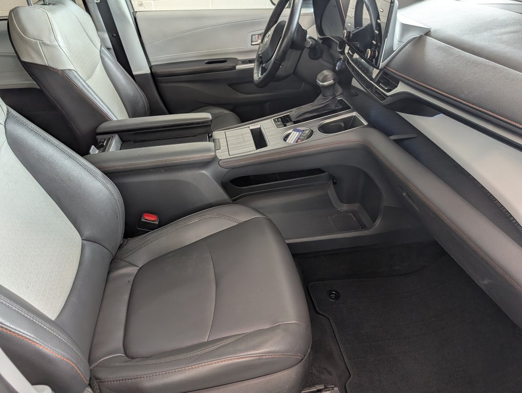 2022 Toyota Sienna XSE, 7 PASSAGERS in Magog, Quebec - 7 - w1024h768px