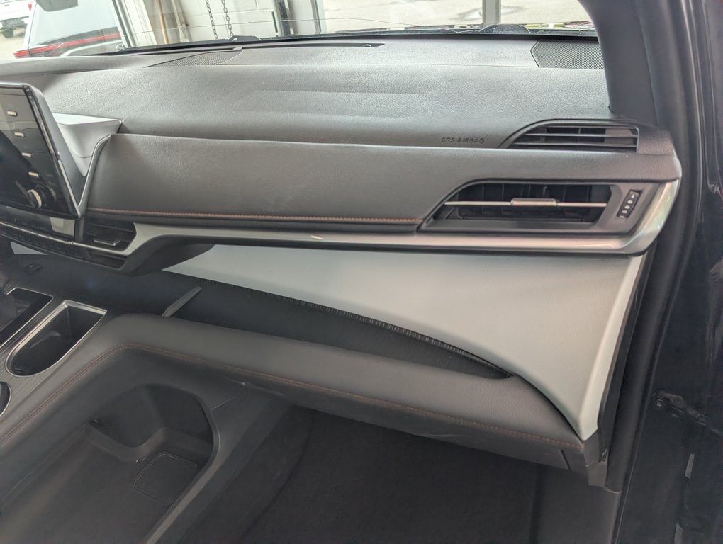 2022 Toyota Sienna XSE, 7 PASSAGERS in Magog, Quebec - 8 - w1024h768px