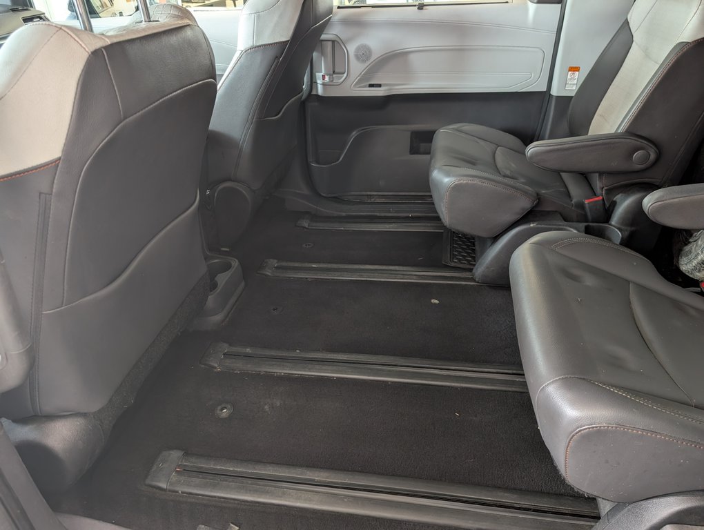 2022 Toyota Sienna XSE, 7 PASSAGERS in Magog, Quebec - 9 - w1024h768px