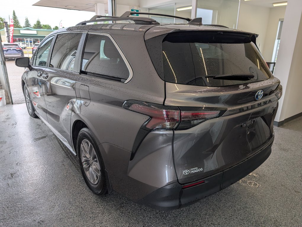 Toyota Sienna XLE 8 PASSAGERS, 2023 à Magog, Québec - 4 - w1024h768px
