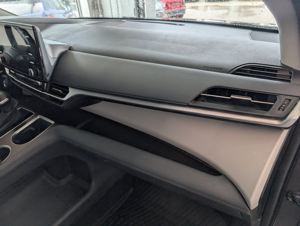 Toyota Sienna XLE 8 PASSAGERS, 2023 à Magog, Québec - 9 - w1024h768px