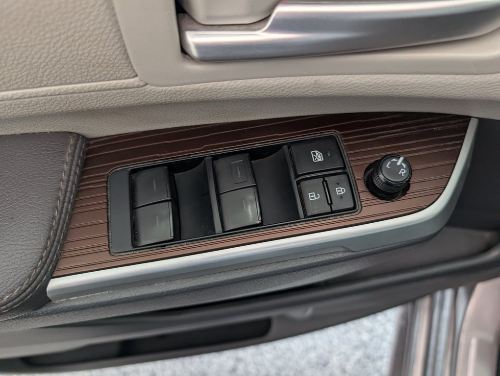 Toyota Sienna XLE 8 PASSAGERS, 2023 à Magog, Québec - 16 - w1024h768px