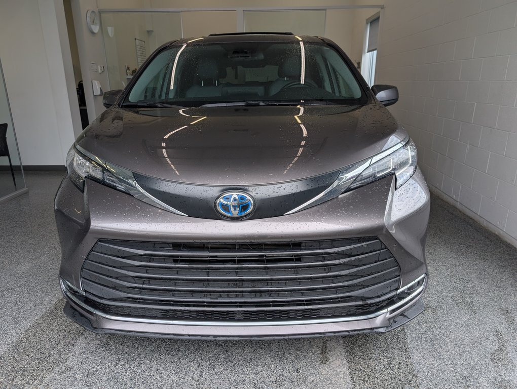 Toyota Sienna XLE 8 PASSAGERS, 2023 à Magog, Québec - 5 - w1024h768px