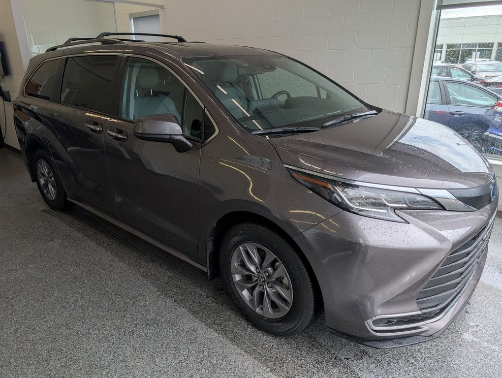 Toyota Sienna XLE 8 PASSAGERS, 2023 à Magog, Québec - 1 - w1024h768px