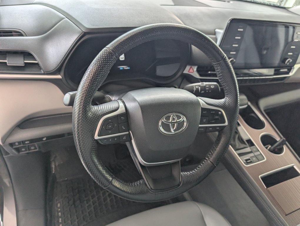 Toyota Sienna XLE 8 PASSAGERS, 2023 à Magog, Québec - 13 - w1024h768px