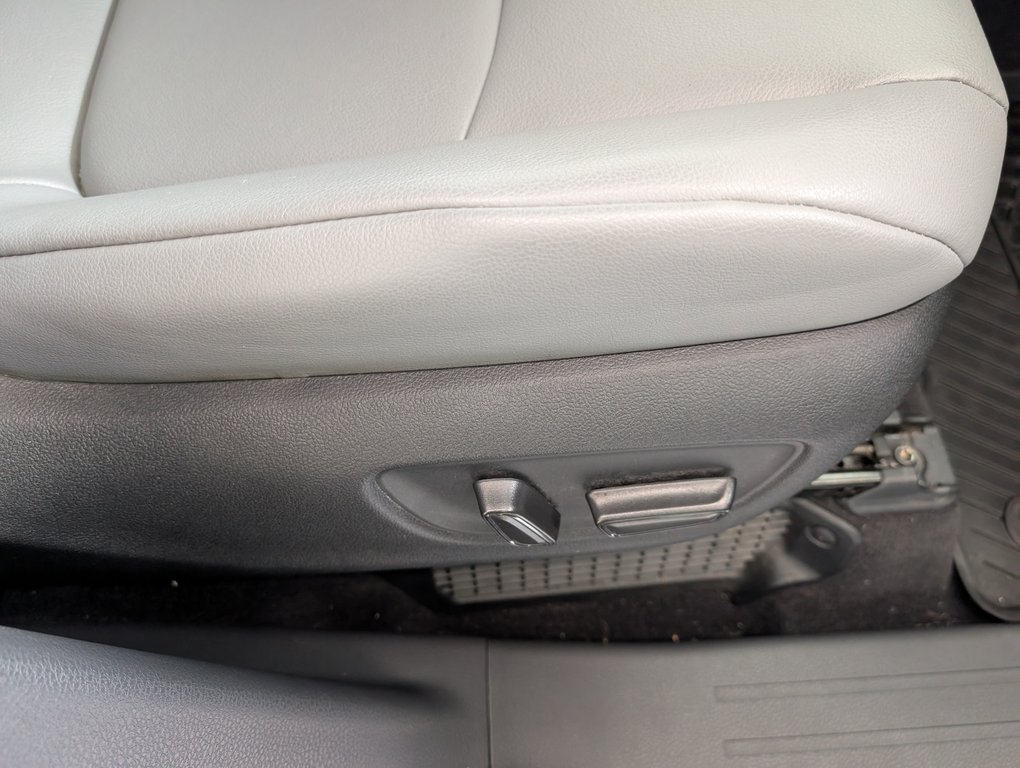 Toyota Sienna XLE 8 PASSAGERS, 2023 à Magog, Québec - 10 - w1024h768px