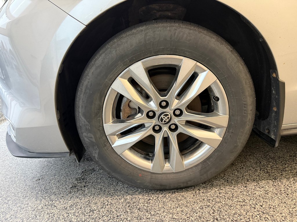 Toyota Sienna Limited 7 passager 2024 à Magog, Québec - 19 - w1024h768px
