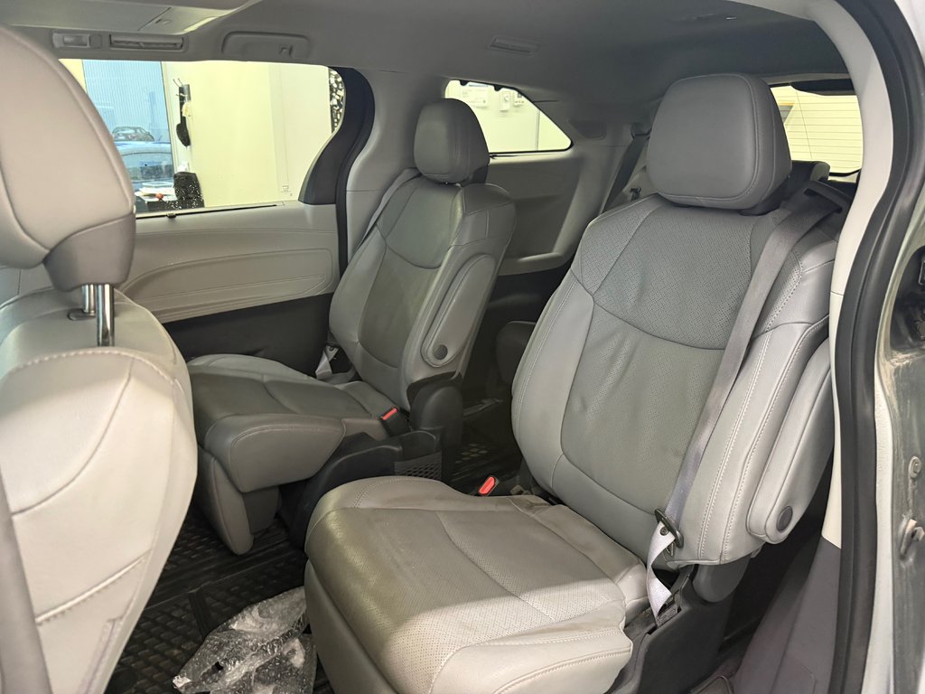 Toyota Sienna Limited 7 passager 2024 à Magog, Québec - 11 - w1024h768px