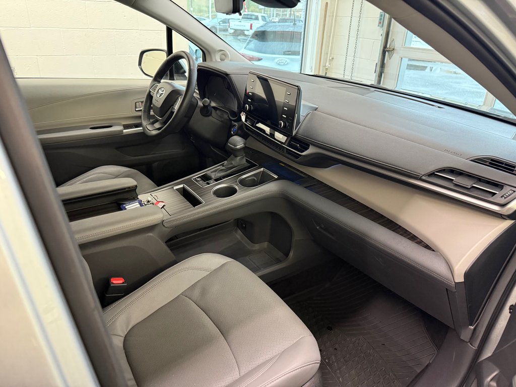 Toyota Sienna Limited 7 passager 2024 à Magog, Québec - 8 - w1024h768px