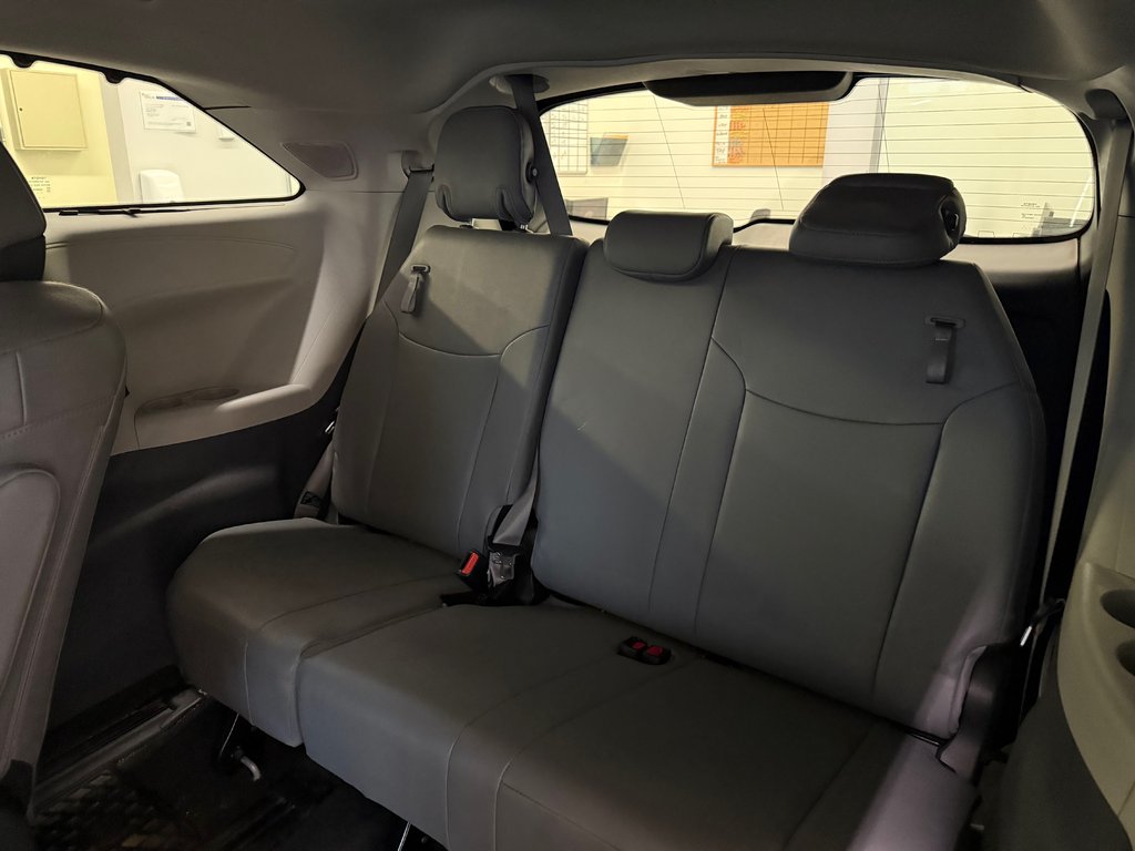 Toyota Sienna Limited 7 passager 2024 à Magog, Québec - 12 - w1024h768px