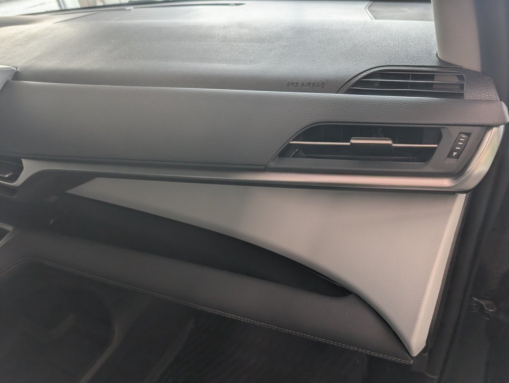 2025 Toyota Sienna LE AWD 8 PASSAGER in Magog, Quebec - 10 - w1024h768px