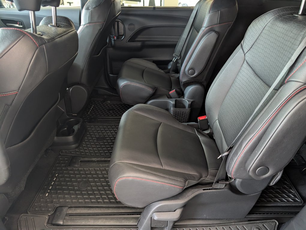 2025 Toyota Sienna XSE AWD, A/C, 7 PASSAGERS in Magog, Quebec - 12 - w1024h768px